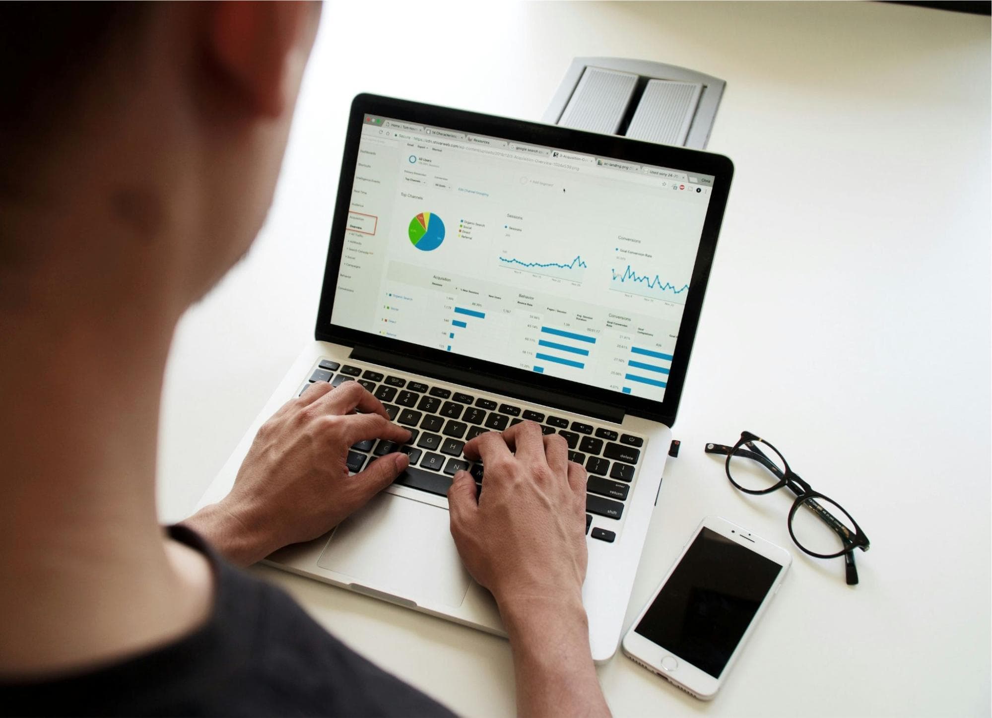 Analyst working with financed emissions dashboard and data quality metrics